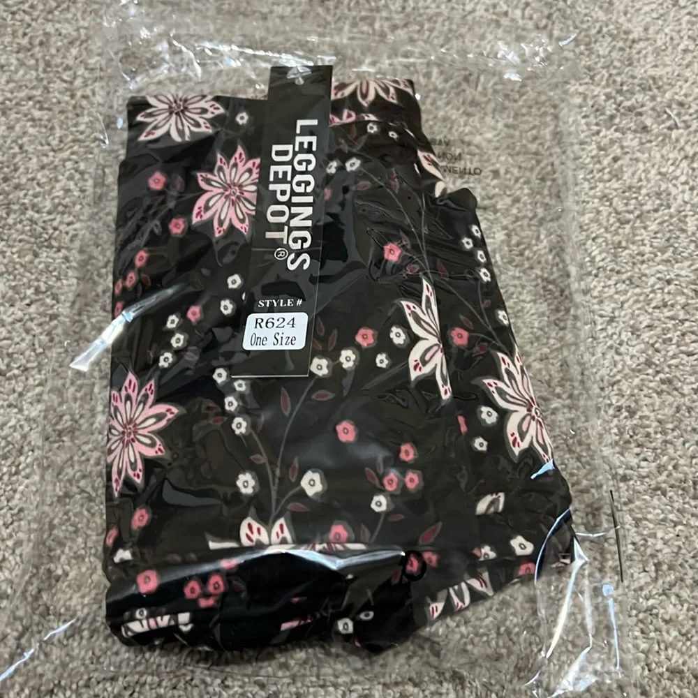 Leggings Depot one size fits all. - Picture 4 of 5